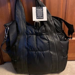 B. Makowsky Perry Tote